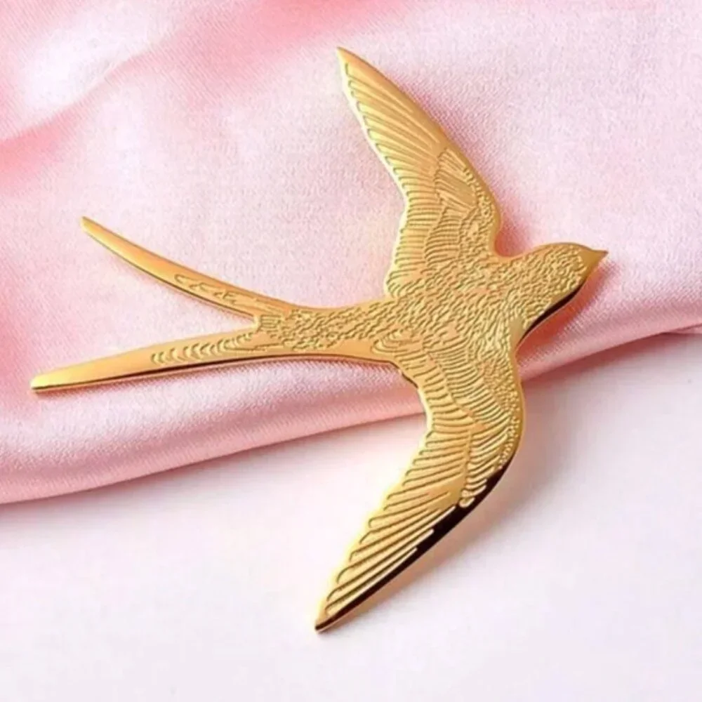 Gold Bird Brooch NWOT